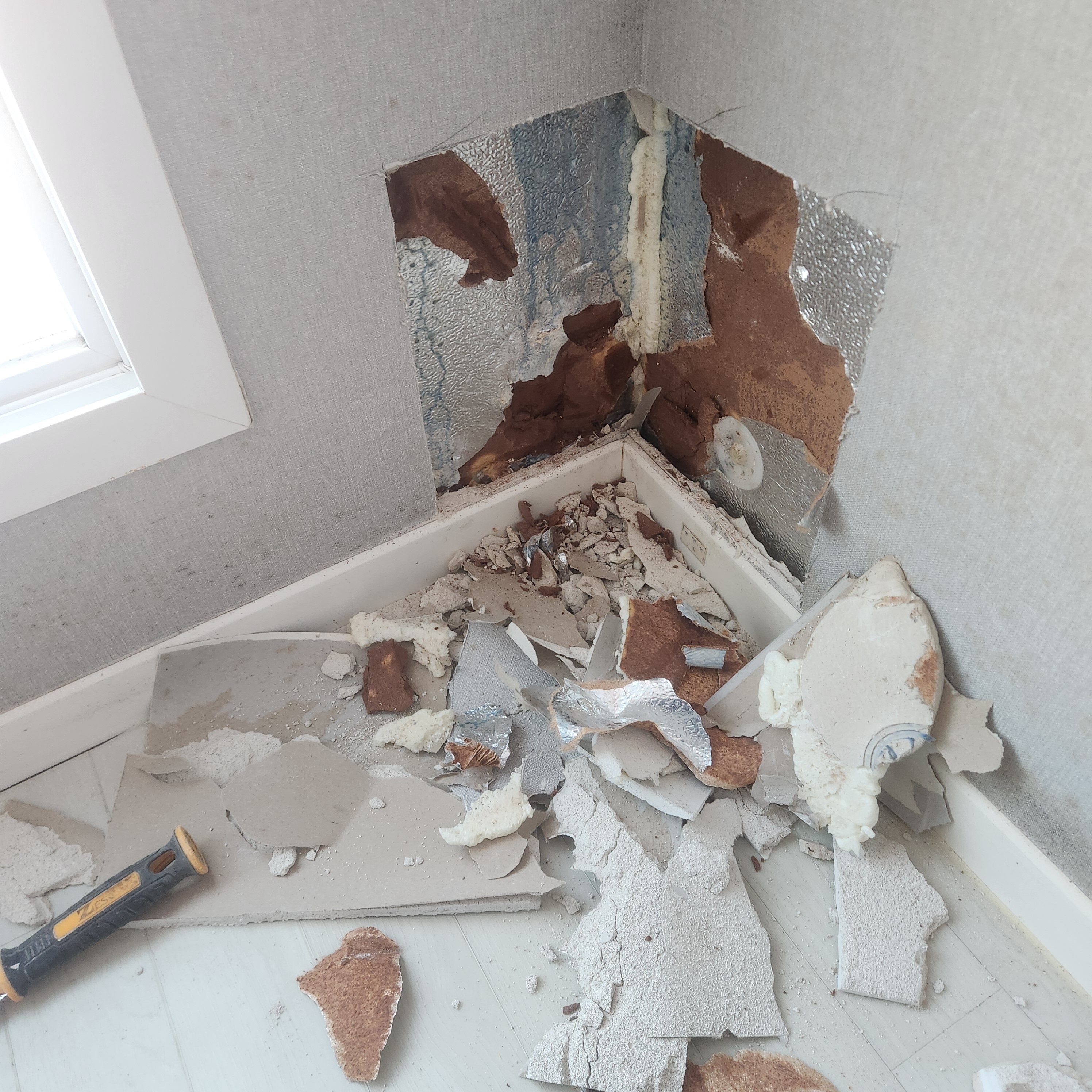 도배와 마감을<br>한번에 시공하는 상황?